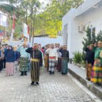 Keseruan KPU Parepare Gelar Upacara Peringatan HUT RI Ke-78 Kenakan Pakaian Adat