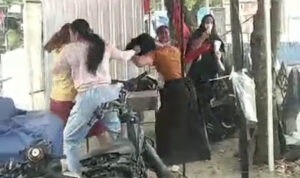 Viral 2 Perempuan di Sidrap Jambak Rambut Perempuan yang Dituduh Pelakor, Jadi Tontonan Warga