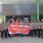 Polres Pinrang Bagikan Buku Bacaan, Dukung Program Polri Peduli Budaya Literasi