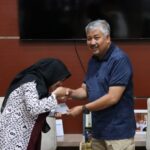 Bupati Pinrang Serahkan Hadiah Uang Pembinaan Bagi Juara Lomba Tahfiz