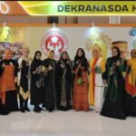 Erna Rasyid Taufan Pamerkan Baju Karya Desainnya di Acara Expo ISMI 2023