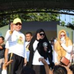 Taufan Pawe Lepas Peserta Jalan Santai Bersama Sang Visioner