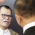 Rektor UNM, Prof Husain Syam Terima Penghargan CNN Indonesia Awards 2024