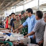 Sekda Pinrang Bersama Unsur Forkopimda Lakukan Operasi Pasar