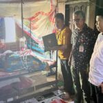 Kadis Dukcapil Pinrang-Kades Padakkalawa Lakukan Perekaman e-KTP Bagi Warga Tuna Netra dan Sakit