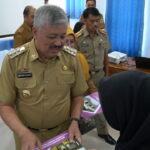 Bupati Pinrang Irwan Hamid Serahkan SK Pengangkatan 15 Orang PPPK Kesehatan