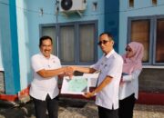 Penyerahan Sertifikat Kepada Para Aparatur Sipil Negara (ASN) dan non-ASN Berprestasi
