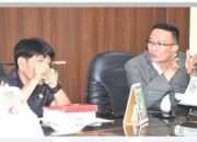 Sekwan DPRD Pinrang Sambut Aksi Warga Paleleng, Janji Fasilitasi Aspirasi Terkait Jalan Rusak